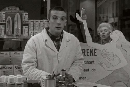 Un court avant le long