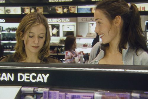 Un court avant le long