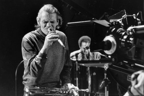 Un court avant le long