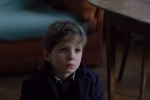 Un court avant le long