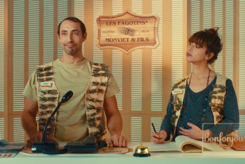 Un court avant le long