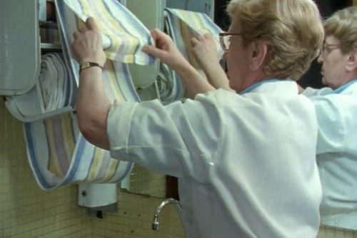 Un court avant le long