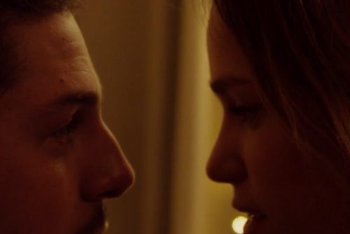 Un court avant le long