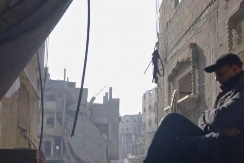 Un court avant le long